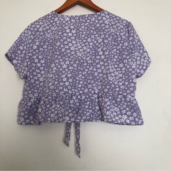 Floral Baby doll tie front crop top - Picture 2 of 5